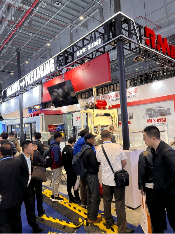 6 RM Showcases RM-T1011 Thermoforming Machine at the Chinaplas 2026 in Shanghai